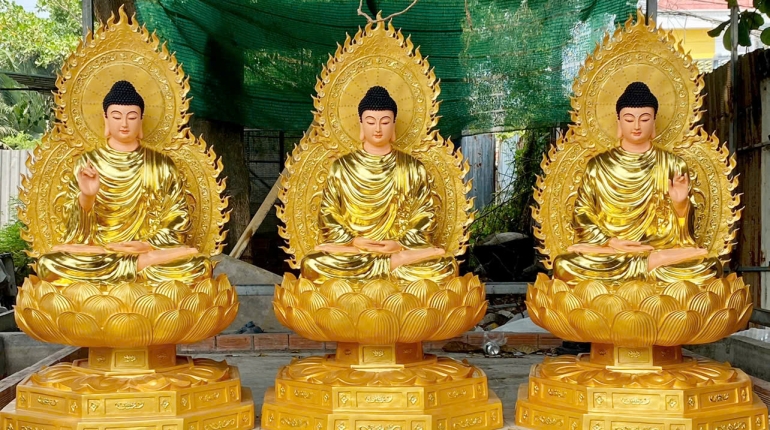 Nên Chọn Chất Liệu Nào Khi Thờ Phật?